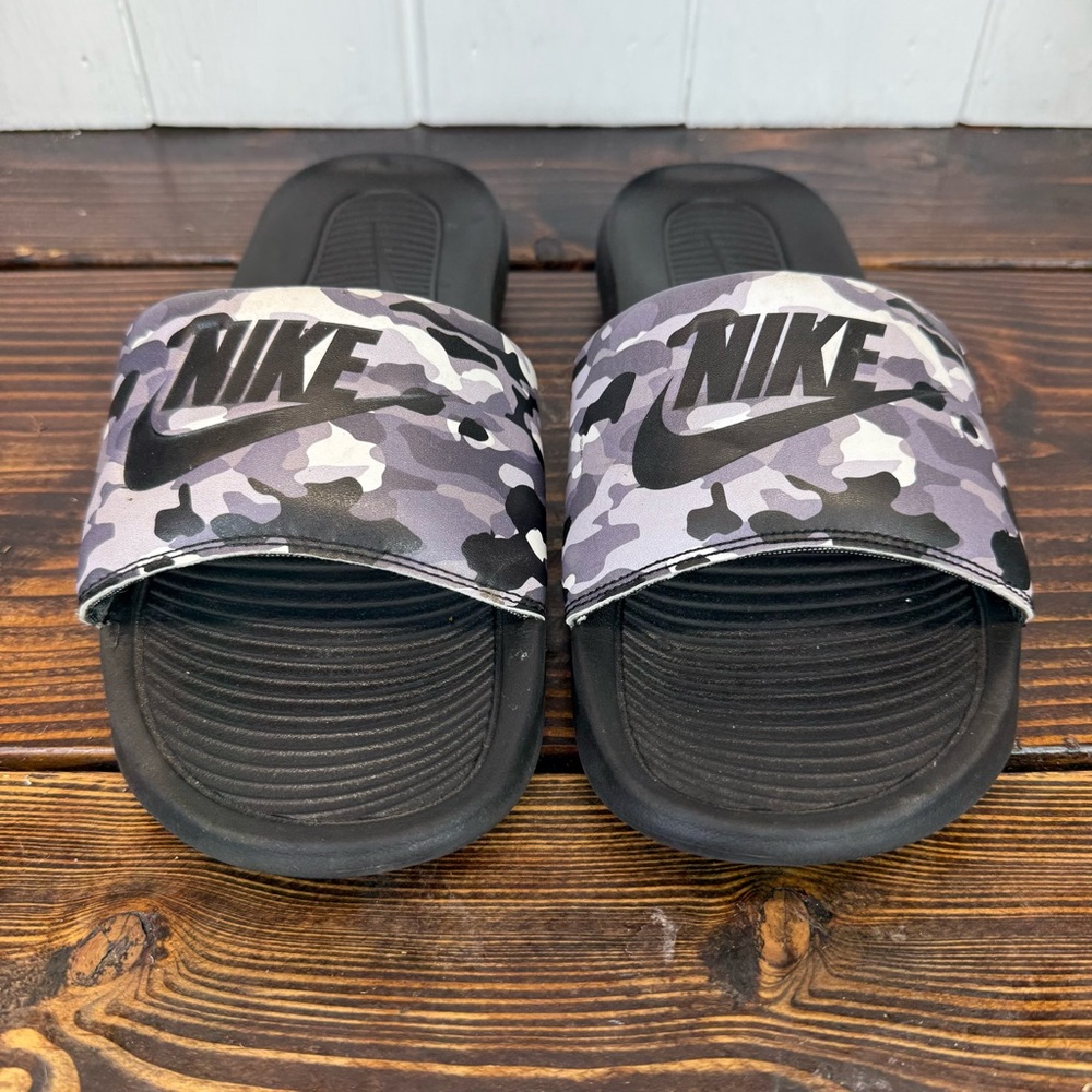 Nike Benassi Just Do It Slide Sandals – Camo Print – Men’s Size 10
